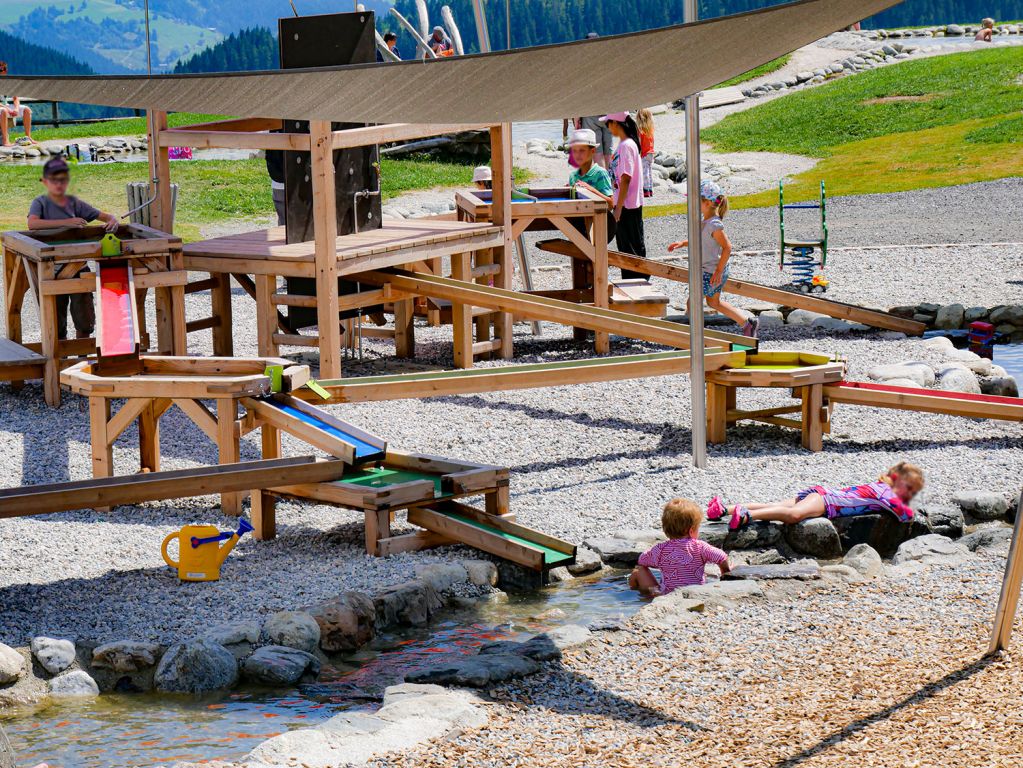 Ellmi´s Zauberwelt - Ellmau - Wasser ist ein großes Thema, die Kinder lieben es! Wechselsachen nicht vergessen.  - © alpintreff.de - Christian Schön